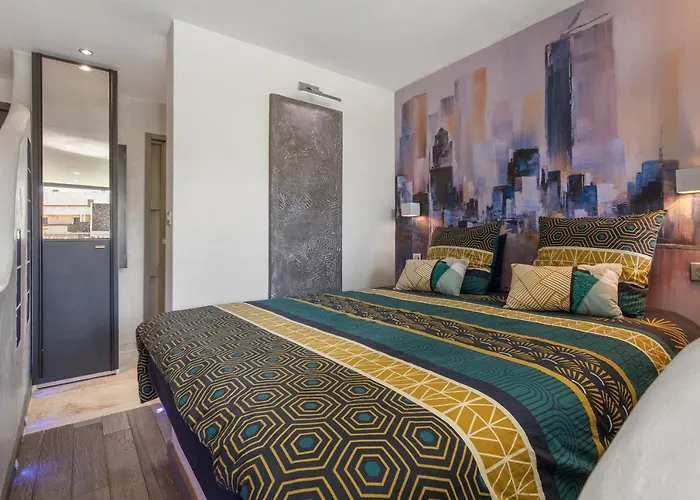 Sex And The Heliopolis * Agde